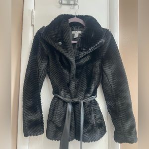 Faux fur jacket, snap closure and faux leather tie belt